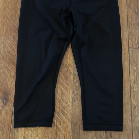 Zyia Active 6-8 Black High Rise Crop Leggings - Picture 3 of 10